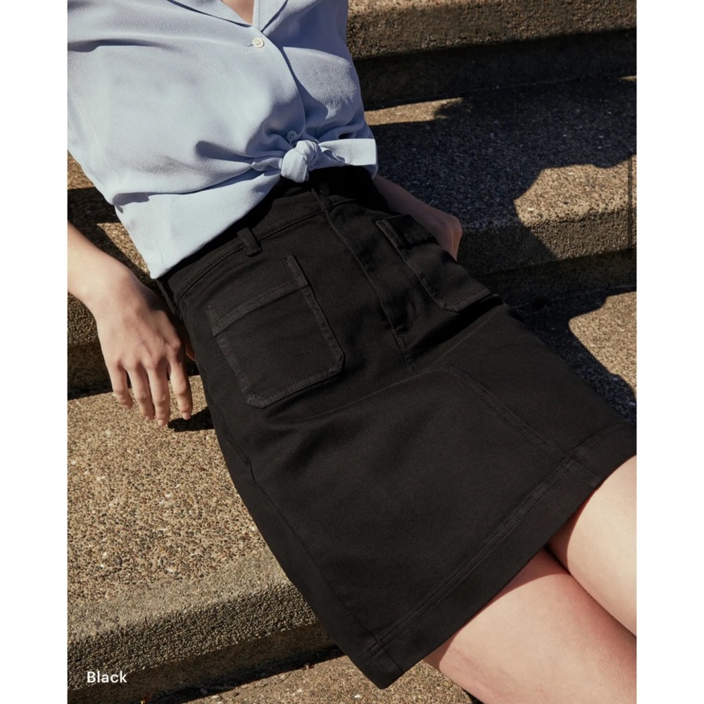 Everlane Patch Pocket Skirt in Black (Size 0)